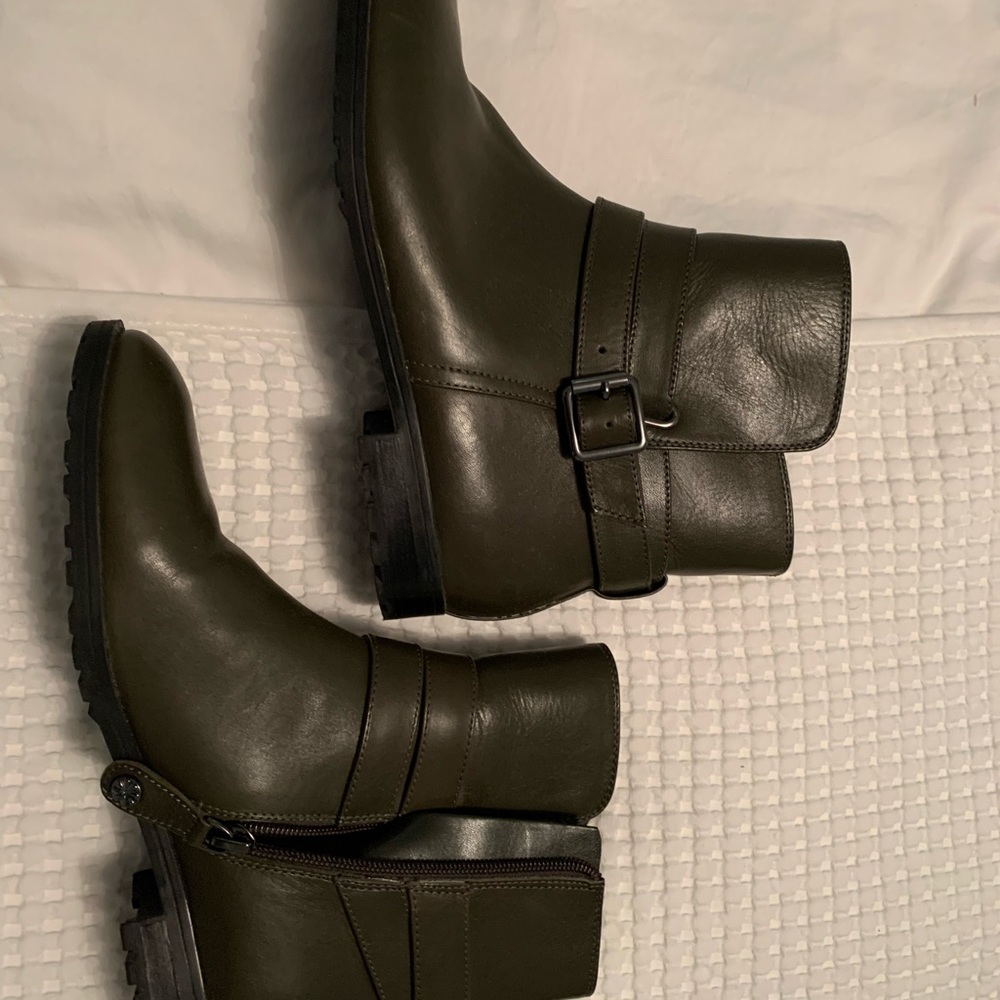 Wine’s Boots - Isaac Mizrahi - size 8